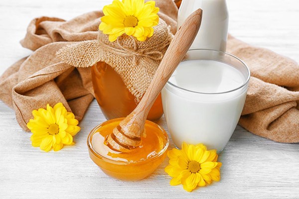 Ballı Süt İçmenin Az Bilinen 7 Faydası Nelerdir?